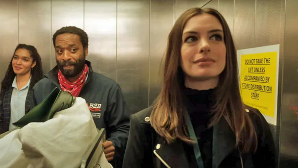 Locked Down: Anne Hathaway a Chiwetel Ejiofor loupí v době pandemie | Fandíme filmu