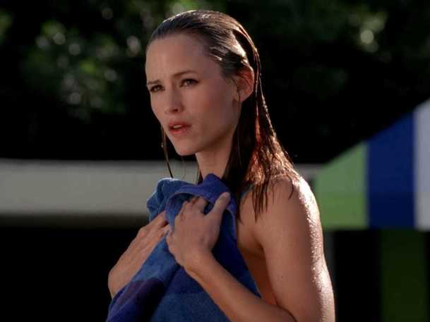 Jennifer Garner po letech s humorem zopakovala sexy scénu ze seriálu Alias | Fandíme serialům