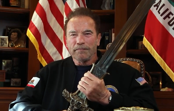 Ideálním lídrem proti mimozemské invazi je dle průzkumu Arnold Schwarzenegger | Fandíme filmu