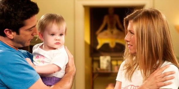 Přátelé: Emma, seriálová dcera Rosse a Rachel, vyrostla do krásy hned dvakrát | Fandíme serialům