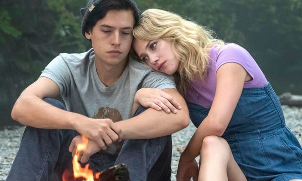 Podvodnice se vydávala za herečku Lili Reinhart ze seriálu Riverdale a poskytovala místo ní rozhovory | Fandíme serialům