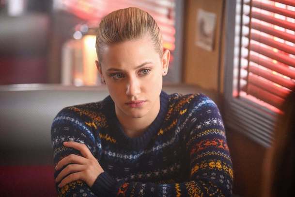 Podvodnice se vydávala za herečku Lili Reinhart ze seriálu Riverdale a poskytovala místo ní rozhovory | Fandíme serialům