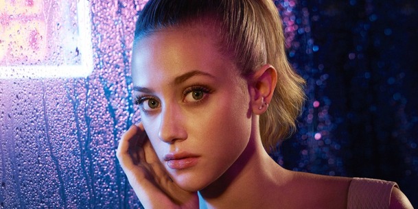 Podvodnice se vydávala za herečku Lili Reinhart ze seriálu Riverdale a poskytovala místo ní rozhovory | Fandíme serialům