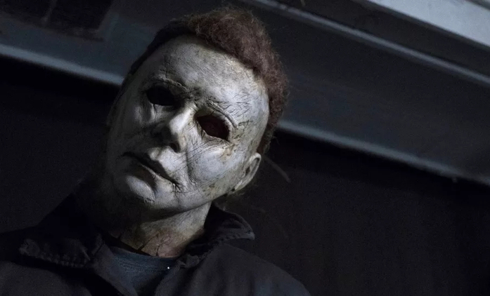 Halloween zabíjí: Nová fotka ukazuje, jak vrah Myers unikl svému osudu | Fandíme filmu