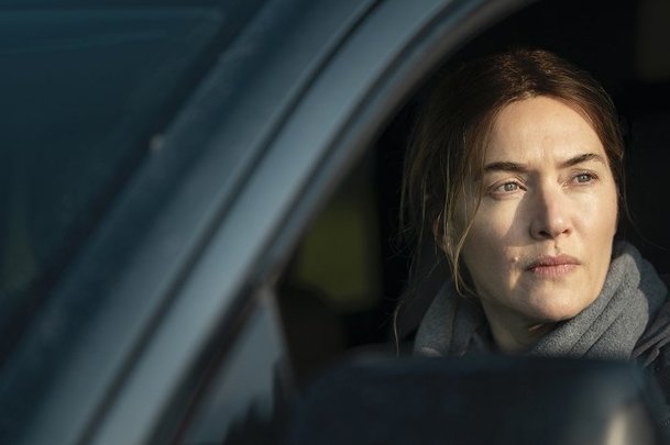 Mare z Easttownu: Detektivka s Kate Winslet v prvním traileru | Fandíme serialům