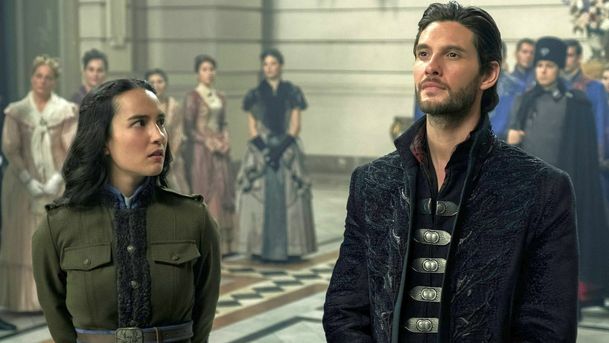 Světlo a stíny: Epická fantasy od Netflixu v první pořádné upoutávce | Fandíme serialům