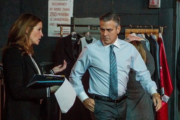 Ticket to Paradise: George Clooney a Julia Roberts si obstarají lístek do ráje | Fandíme filmu