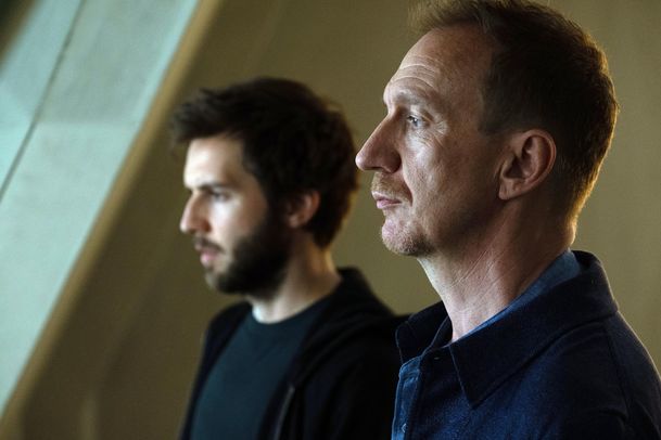 The Devil’s Hour: Tvůrci Sherlocka a Draculy chystají děsivý thriller | Fandíme serialům