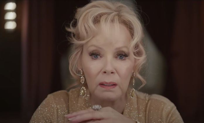 Hacks: Stárnoucí komička s tváří Jean Smart se snaží zaujmout mladou generaci, podívejte se na trailer | Fandíme seriálům