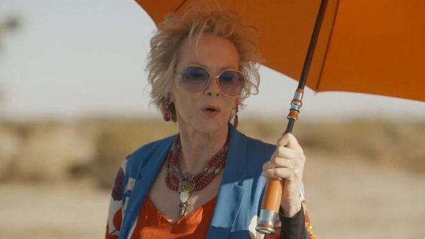 Hacks: Stárnoucí komička s tváří Jean Smart se snaží zaujmout mladou generaci, podívejte se na trailer | Fandíme serialům