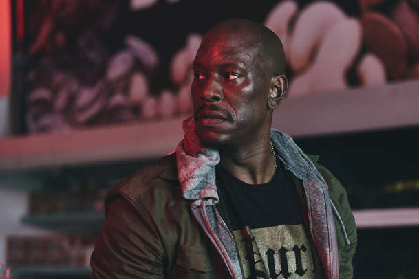 Rogue Hostage: Tyrese Gibson si v samošce hraje na Smrtonosnou past | Fandíme filmu