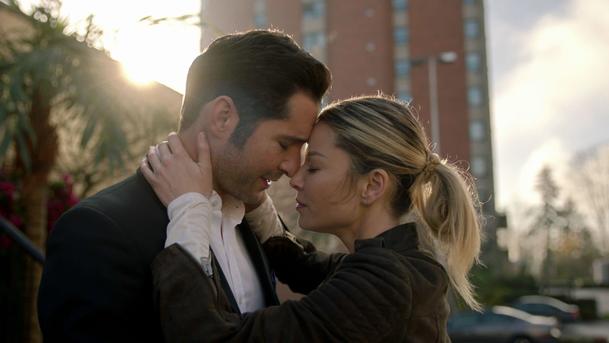 Lucifer: Druhá polovina páté série se blíží, Netflix vábí trailerem a řadou fotek | Fandíme serialům
