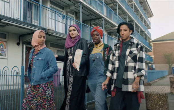 We Are Lady Parts: V novém seriálu parta muslimek založí punkovou kapelu | Fandíme serialům