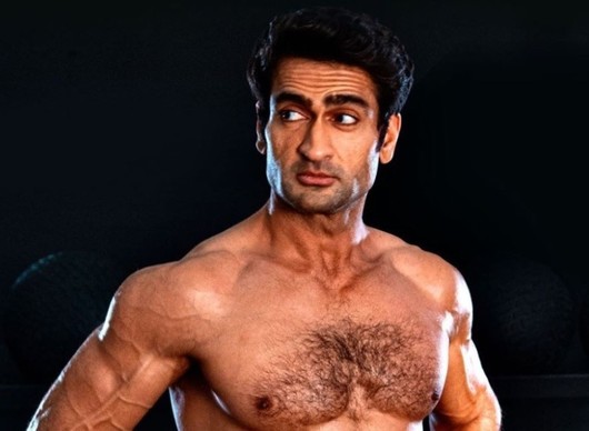 Howl: Kumail Nanjiani se před očima diváků promění ve vlkodlaka | Fandíme filmu