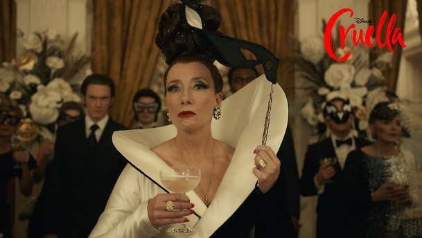 Proč nepožádali Evanse?: K třídílné adaptaci se přidala Emma Thompson s Jimem Broadbentem | Fandíme serialům