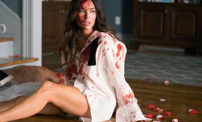 Till Death: Megan Fox je připoutaná k mrtvému manželovi – 1. trailer | Fandíme filmu