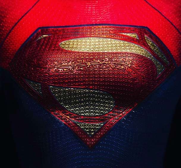The Flash: První fotky nové Supergirl z natáčení | Fandíme filmu
