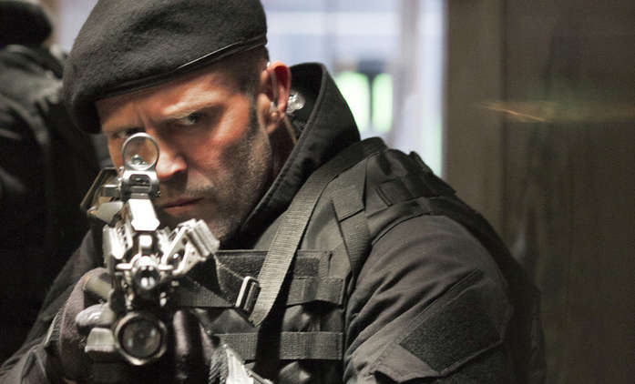 The Beekeeper: Jason Statham dostal posily do své včelařské špionáže | Fandíme filmu