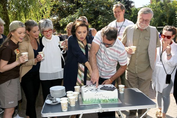 Zoo: Prima natáčí nový seriál s Evou Burešovou | Fandíme serialům