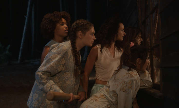 Slumber Party Massacre: Pařící studentky zabíjí velký vrták | Fandíme filmu