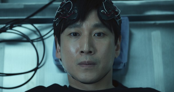 Doktor Mozek: Trailer láká na první jihokorejský seriál od Applu | Fandíme serialům