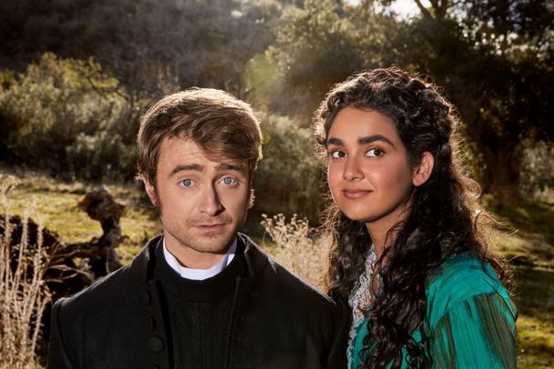 Miracle Workers: Daniel Radcliffe se vrátí ve čtvrté řadě antologické komedie | Fandíme serialům