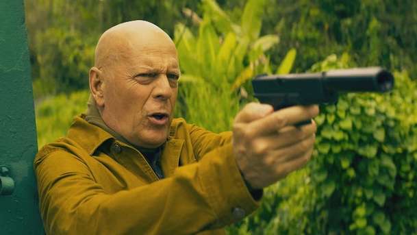 Fortress: Bruce Willis je náměsíčný v novém akčním průšvihu | Fandíme filmu