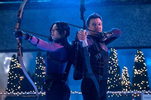 Hawkeye – První dojmy z vánoční marvelovky | Fandíme filmu