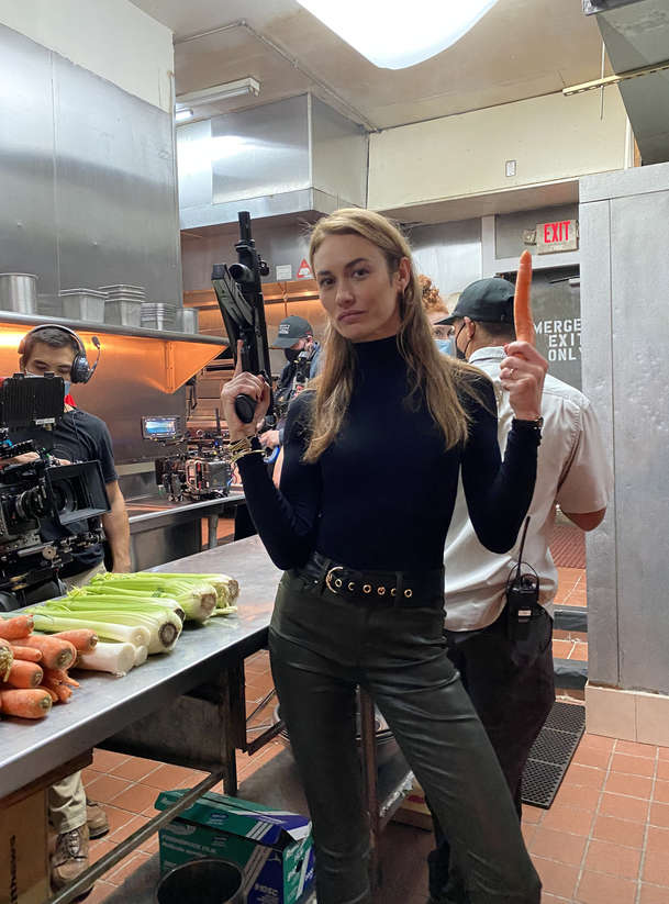 High Heat: Olga Kurylenko je v akční komedii kuchařka se zabijáckým talentem | Fandíme filmu