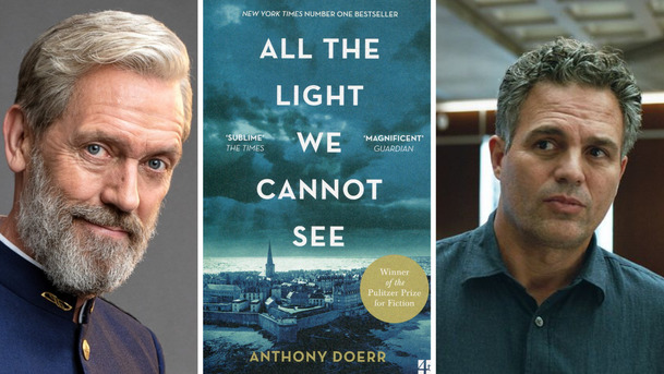 Jsou světla, která nevidíme: Hugh Laurie a Mark Ruffalo si zahrají ve válečné minisérií od Netflixu | Fandíme serialům