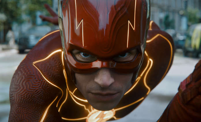 Flash a Fantastická zvířata zvažují rozloučení s Ezrou Millerem | Fandíme filmu