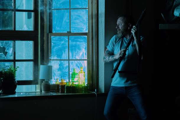 The Contractor: Chris Pine v drsné bourneovské špionáži – trailer | Fandíme filmu