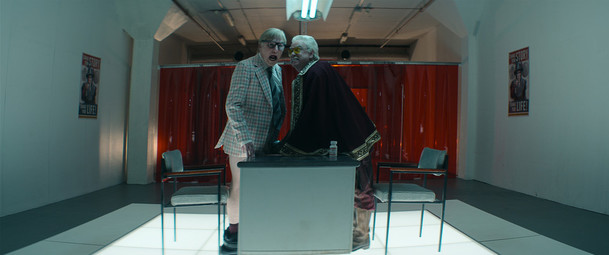 Pentavirát: „Špionátor“ Mike Myers v nové komedii opět střídá role | Fandíme serialům