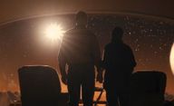 Night Sky: J.K. Simmons objeví soukromou bránu na cizí planetu | Fandíme filmu