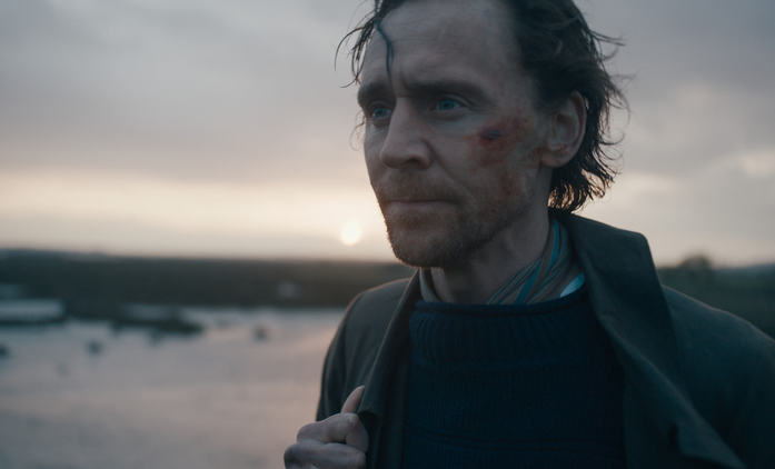 Nestvůra z Essexu: Tom Hiddleston se potýká s obřím hadem – trailer | Fandíme seriálům
