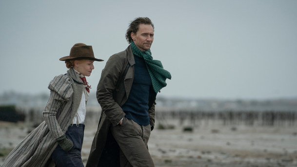 Nestvůra z Essexu: Tom Hiddleston se potýká s obřím hadem – trailer | Fandíme serialům