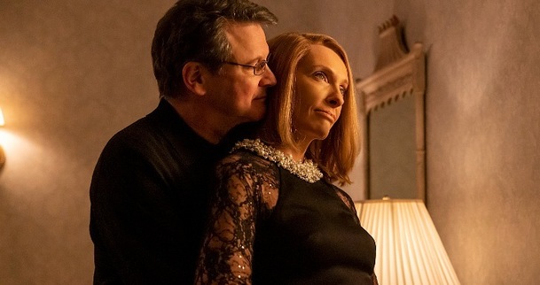 Schodiště: Colin Firth je obviněn z vraždy své manželky, podívejte se na trailer | Fandíme serialům