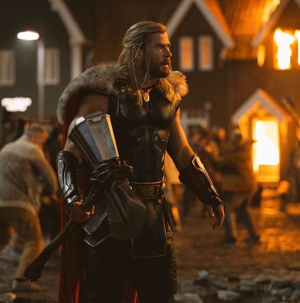 Thor: Láska jako hrom – Nový trailer pořádně předvádí záporáka | Fandíme filmu