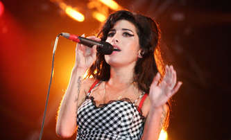 Back to Black: Zpěvačka Amy Winehouse dostane vlastní film | Fandíme filmu