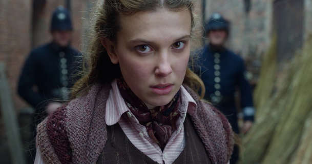 Enola Holmesová 2: Nové dobrodružství Sherlockovy sestry v 1. traileru | Fandíme filmu