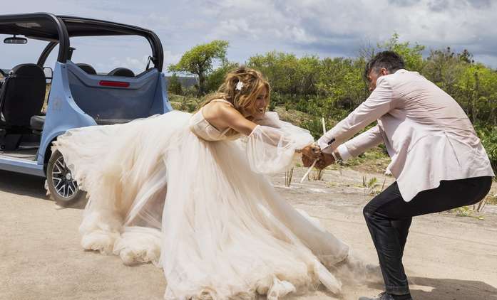 Shotgun Wedding: Svatba Jennifer Lopez se zvrhne v divokou přestřelku | Fandíme filmu