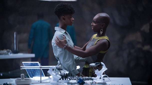 Black Panther: Wakanda nechť žije – Klip představuje novou postavu a zbraň | Fandíme filmu