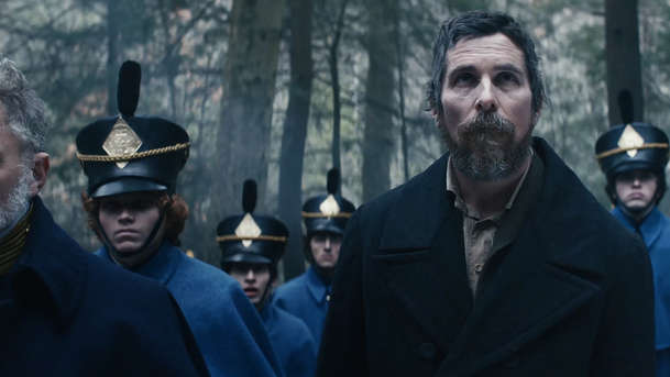 Bledé modré oko: Christian Bale řeší historickou vraždu v první upoutávce | Fandíme filmu