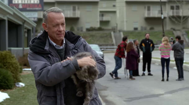 Muž jménem Otto: I v nové upoutávce je Tom Hanks velký bručoun | Fandíme filmu