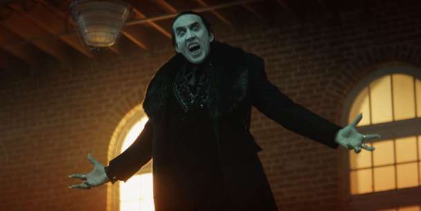 Renfield: Nicolas Cage si užívá roli vyšinutého Drákuly – trailer | Fandíme filmu