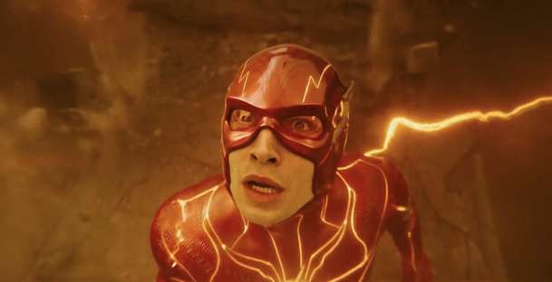 The Flash: Hned dva trailery odkrývají velkou superhrdinskou cestu časoprostorem | Fandíme filmu