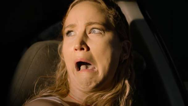 No Hard Feelings: Jennifer Lawrence v přisprostlé komedii svádí stydlivého mladíka | Fandíme filmu