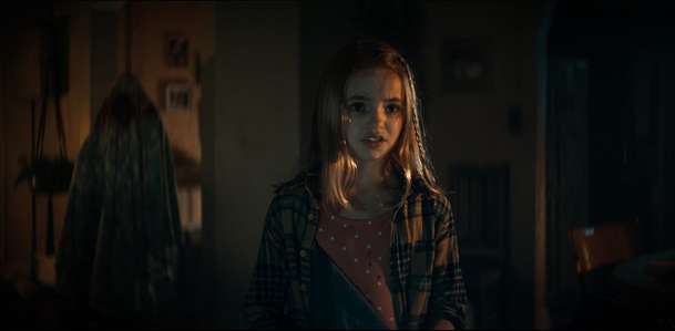 Smrtelné zlo: Probuzení – Nový trailer srší pochvalami od kritiků | Fandíme filmu