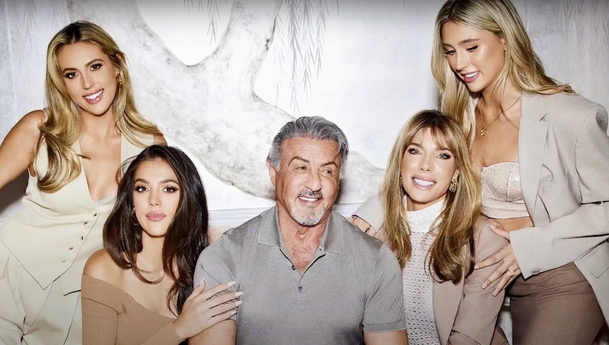 The Family Stallone: Sly v traileru představil svou novou reality show | Fandíme serialům