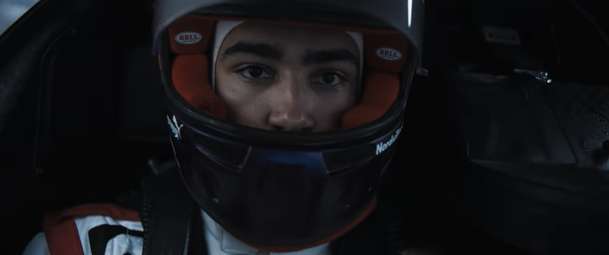 Gran Turismo: Teaser poodhaluje závodní film | Fandíme filmu